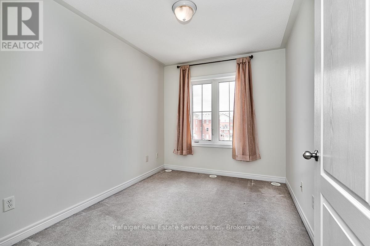 Photo 12 of 12 39 Hays Boulevard, Oakville ON