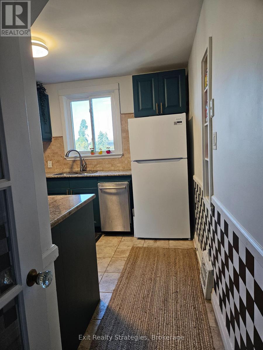 Photo 13 of 1709 King Street E, Hamilton ON