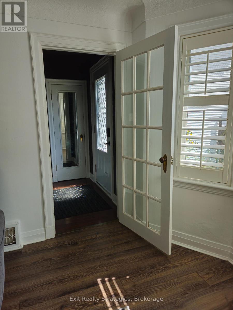 Photo 4 of 1709 King Street E, Hamilton ON