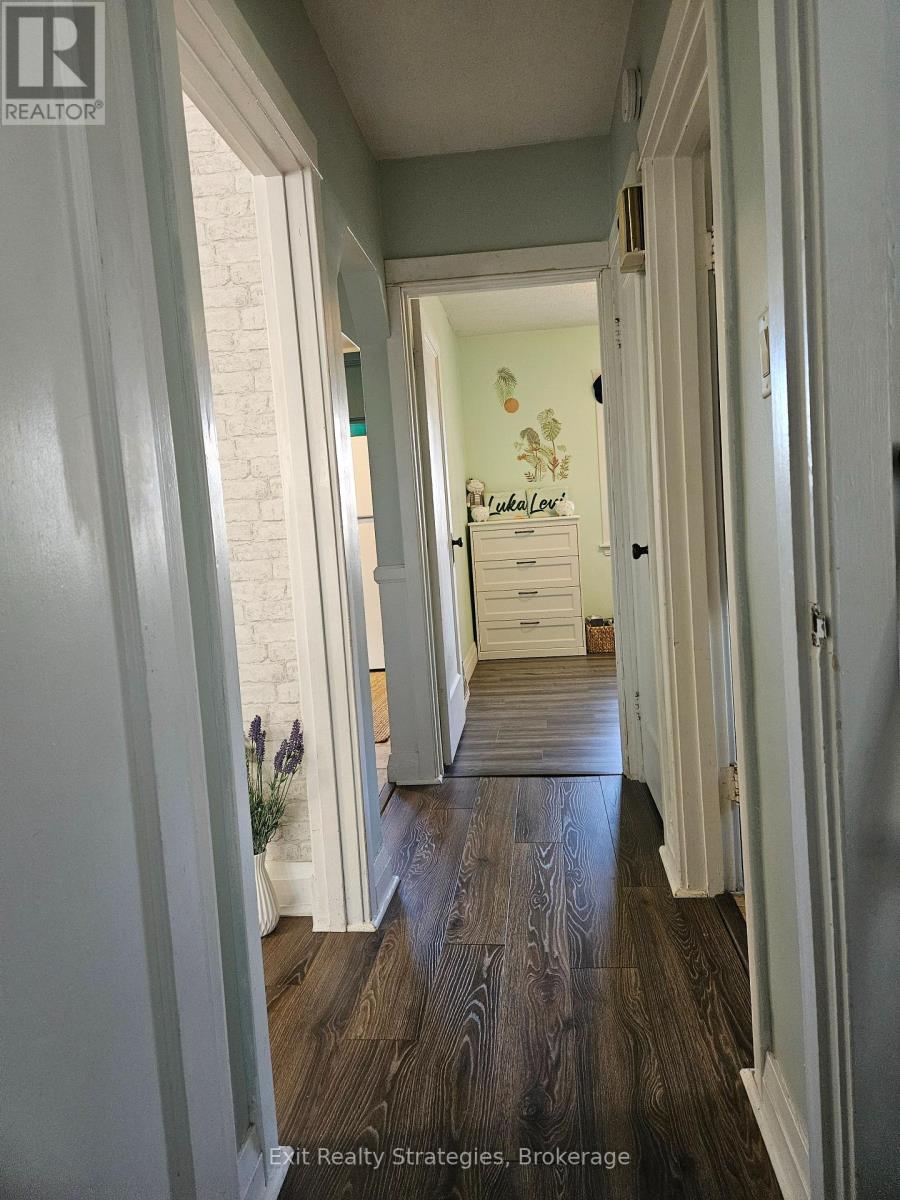 Photo 9 of 1709 King Street E, Hamilton ON