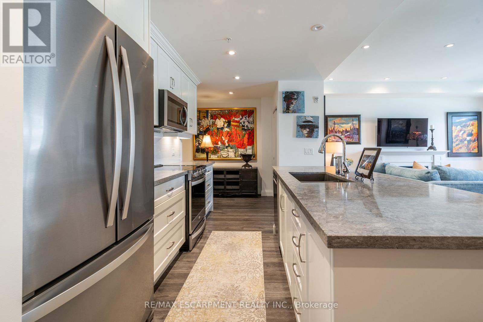 Photo 16 of 213 30 Hamilton Street S, Hamilton ON