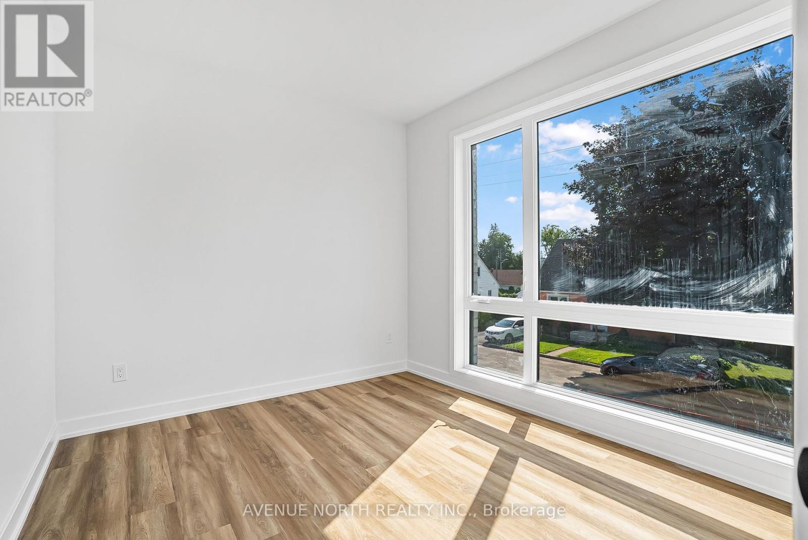 Photo 10 of 03 391 Dieppe Street, Ottawa ON