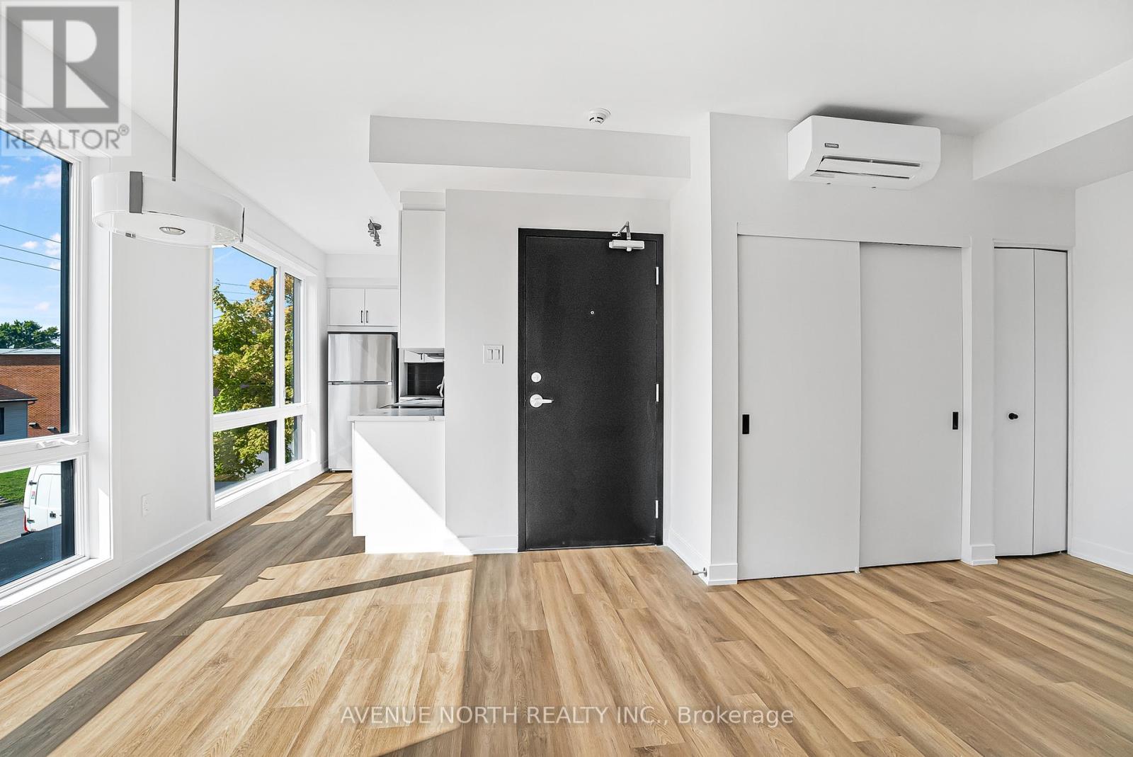 Photo 6 of 03 391 Dieppe Street, Ottawa ON