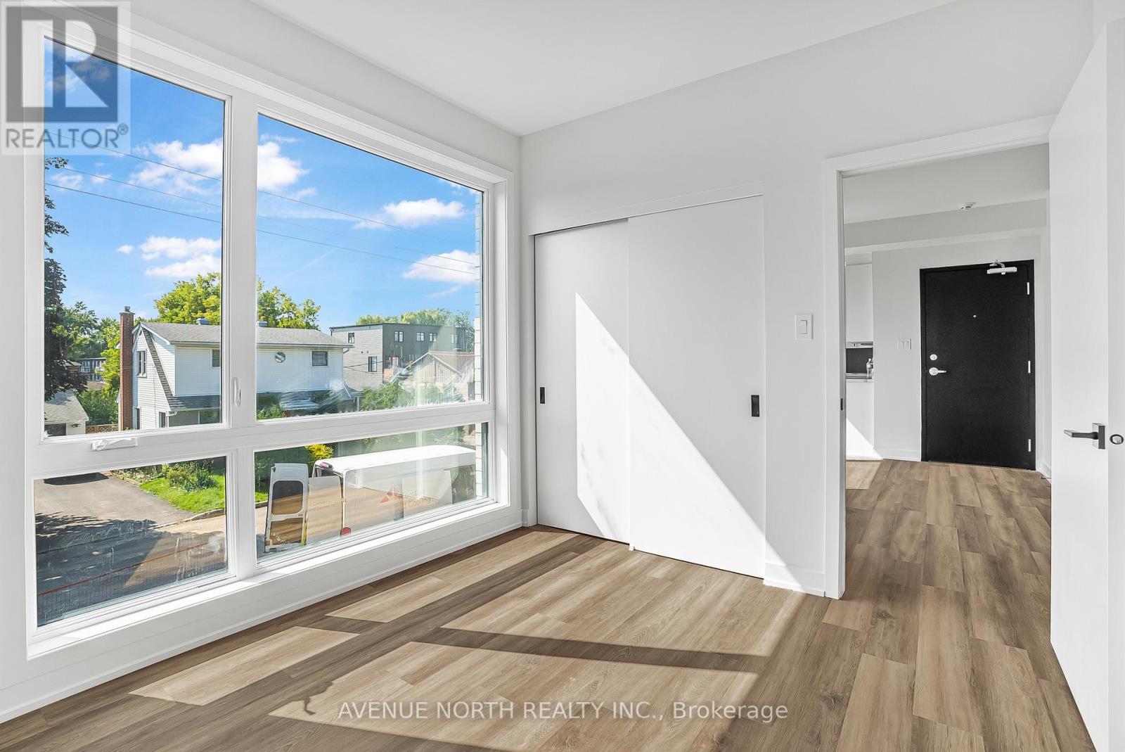 Photo 9 of 03 391 Dieppe Street, Ottawa ON