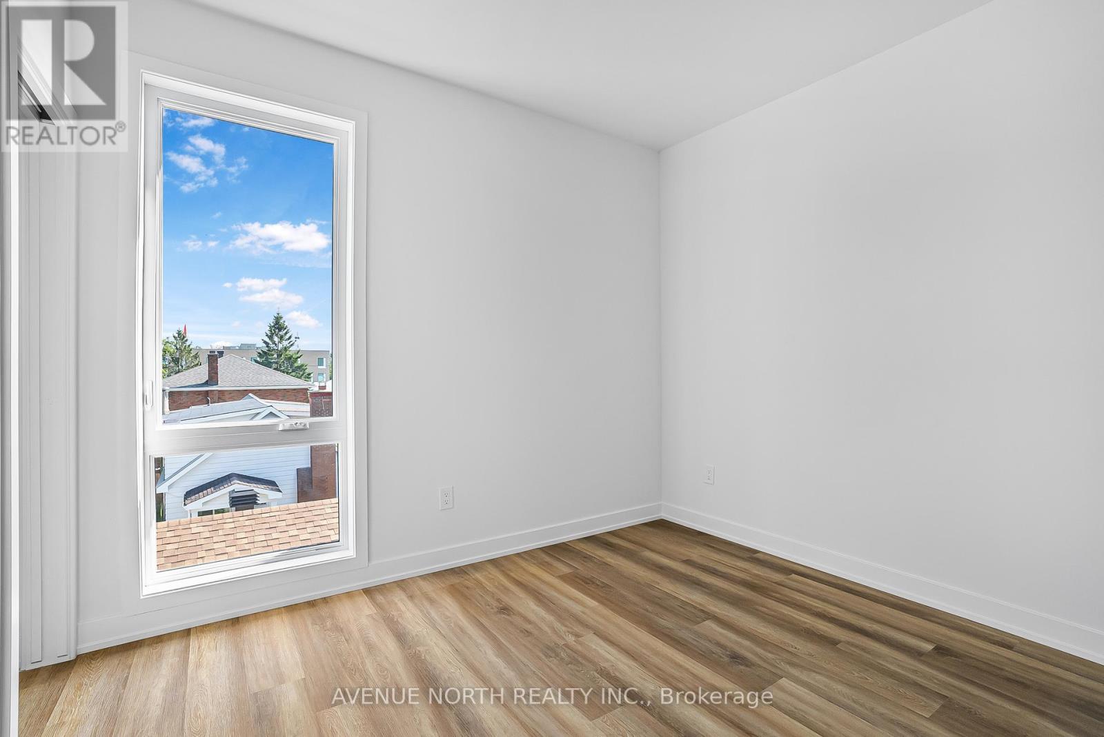 Photo 10 of 05 391 Dieppe Street, Ottawa ON