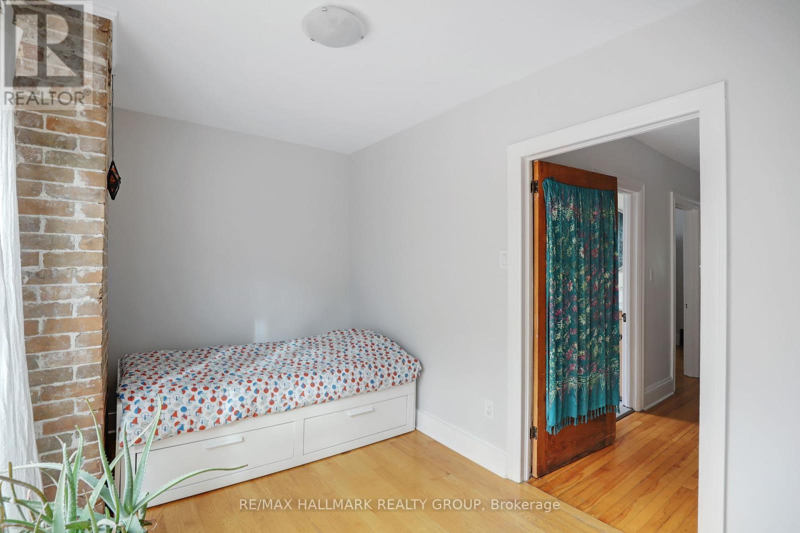 Photo 22 of 8 Elm Street, Ottawa ON