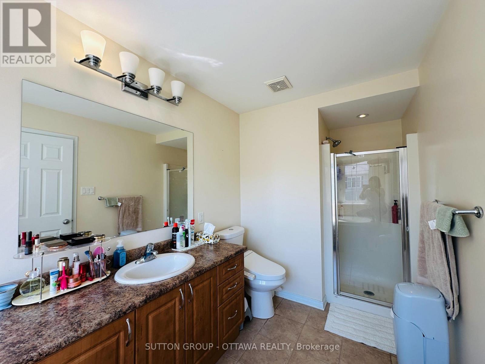 Photo 15 of 747 Oakglade Avenue, Ottawa ON