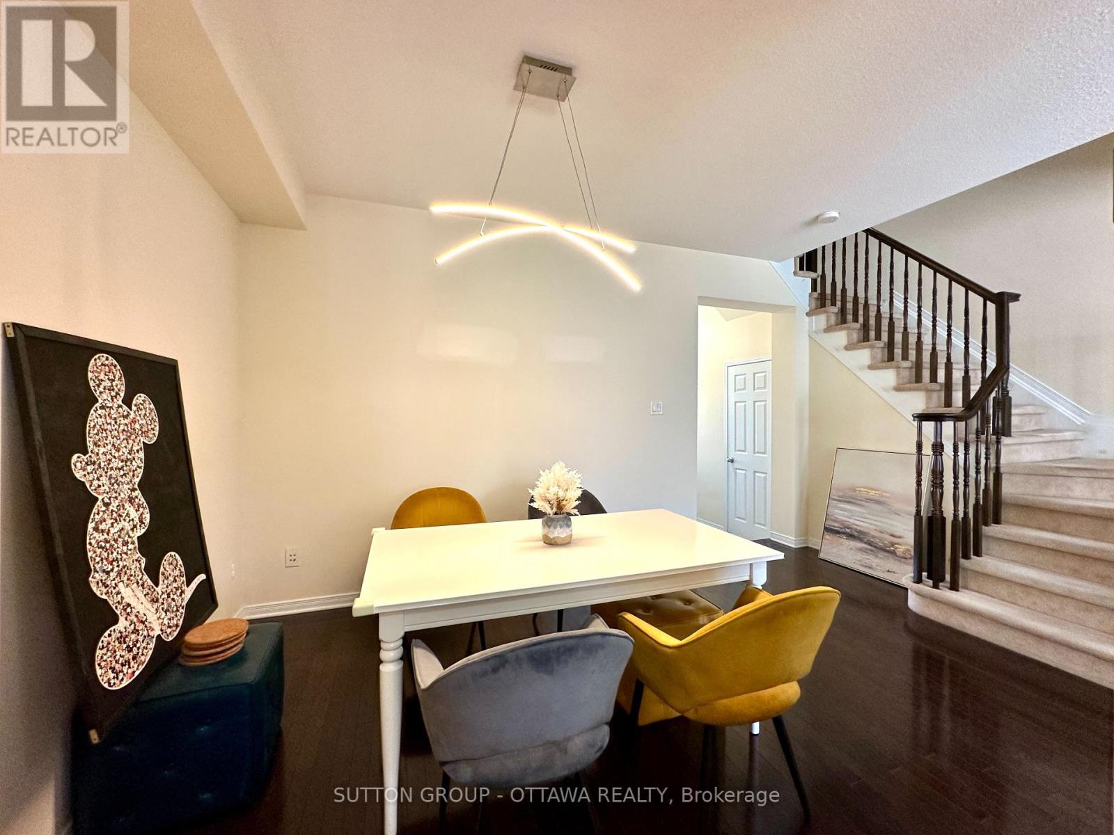 Photo 6 of 747 Oakglade Avenue, Ottawa ON