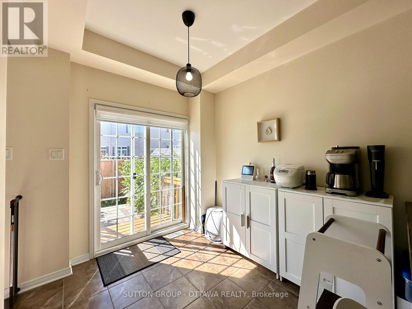 Photo 9 of 747 Oakglade Avenue, Ottawa ON