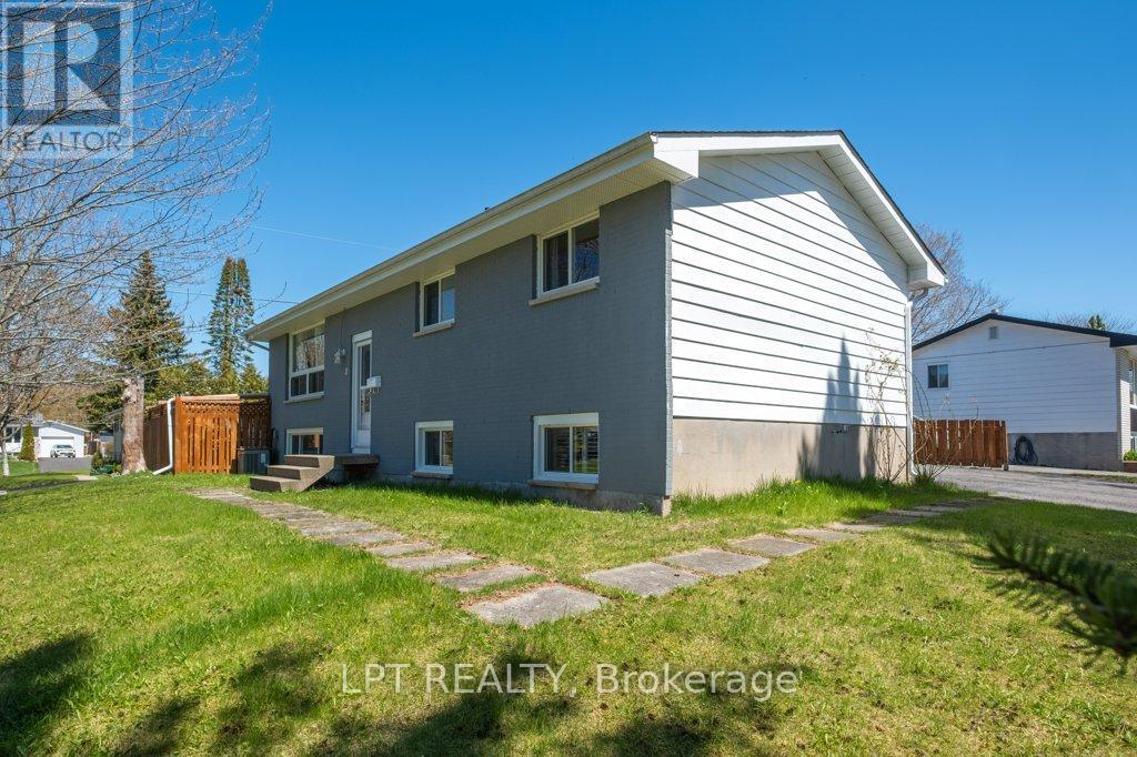 Photo 34 of 3 Deerfield Street, Loyalist ON