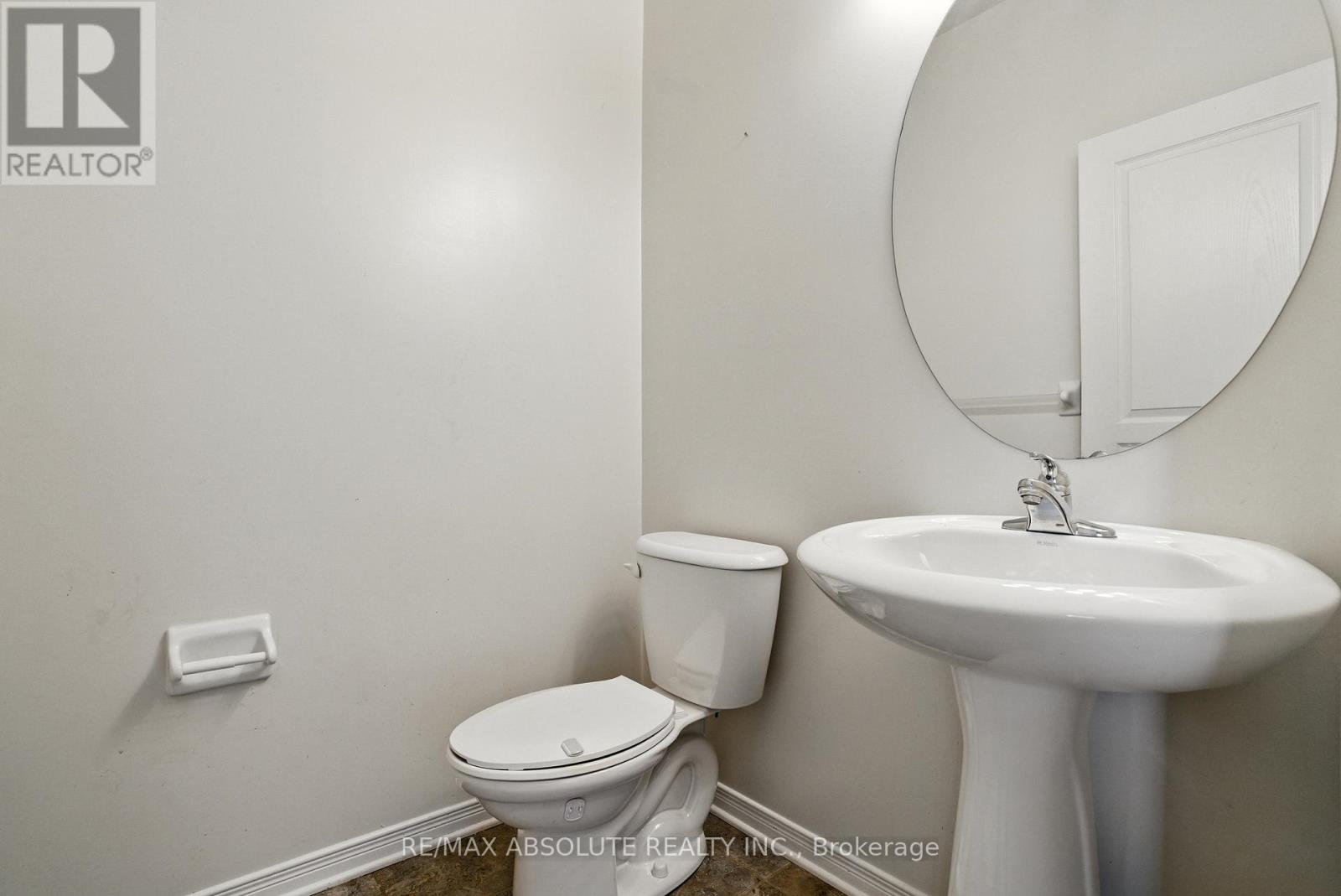 Photo 12 of 377 Celtic Ridge Crescent, Ottawa ON