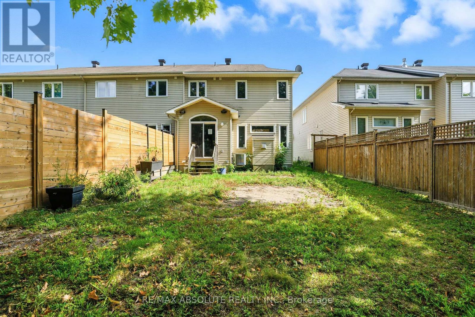 Photo 25 of 377 Celtic Ridge Crescent, Ottawa ON