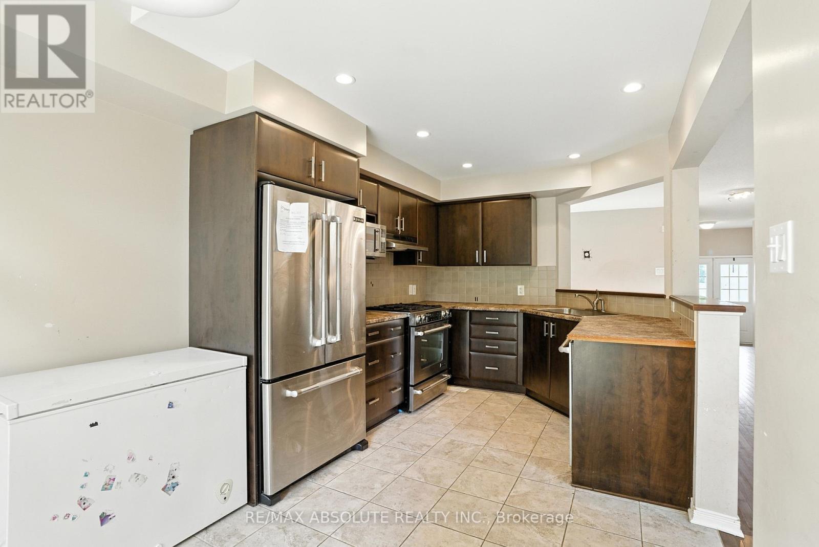 Photo 9 of 377 Celtic Ridge Crescent, Ottawa ON