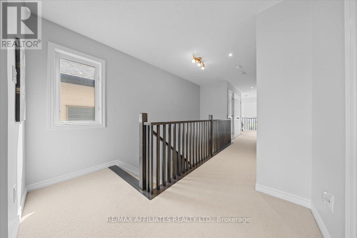 Photo 20 of 511 Earnscliffe Grove, Ottawa ON