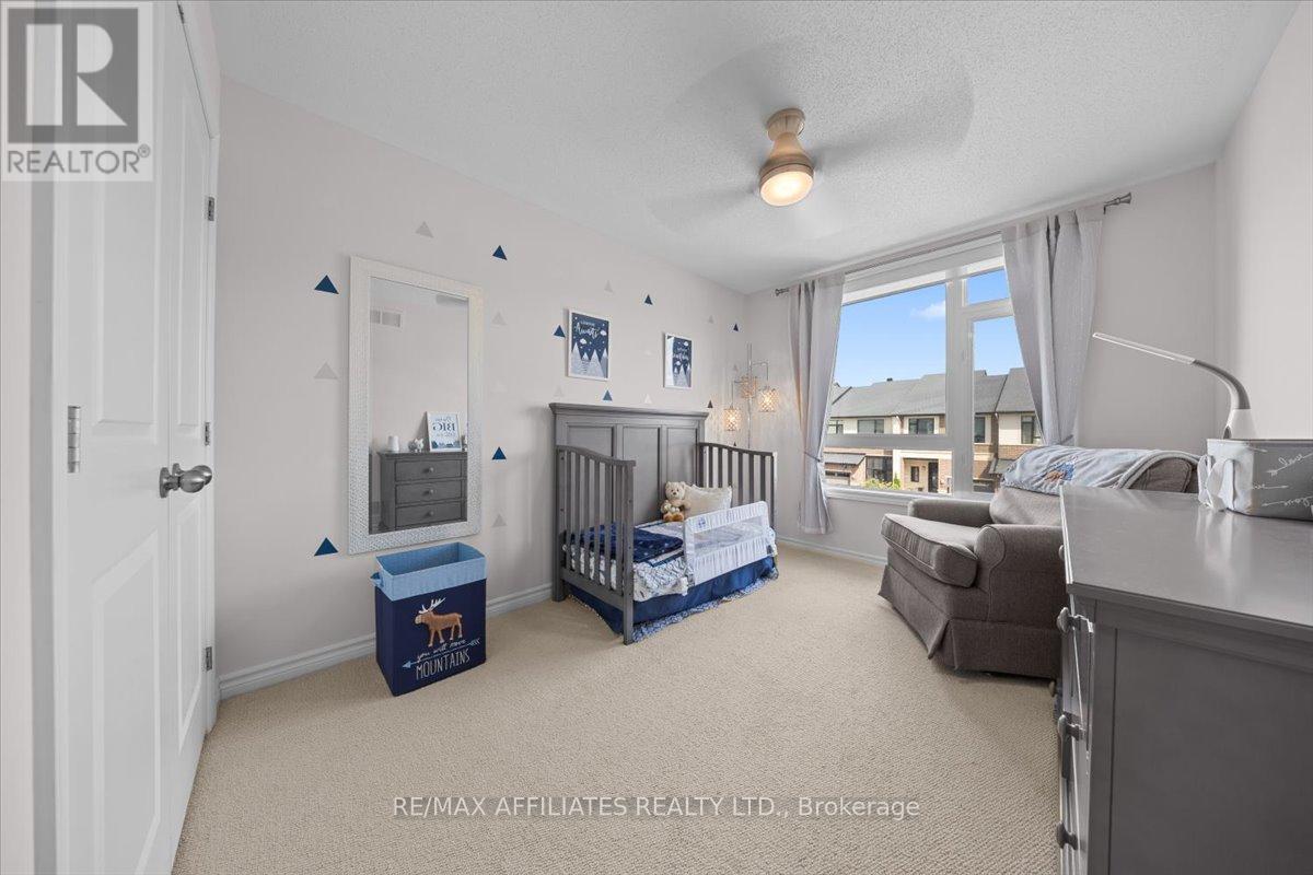 Photo 25 of 511 Earnscliffe Grove, Ottawa ON