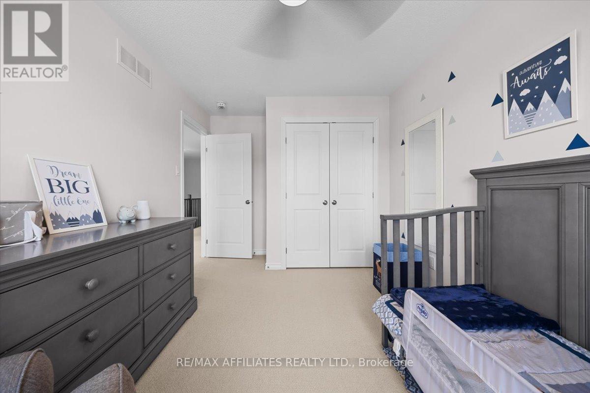 Photo 26 of 511 Earnscliffe Grove, Ottawa ON