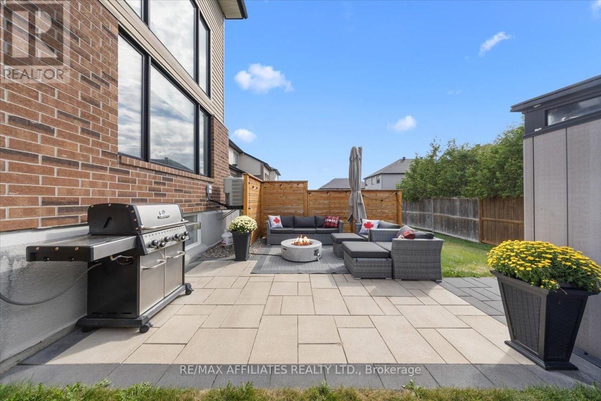 Photo 38 of 511 Earnscliffe Grove, Ottawa ON