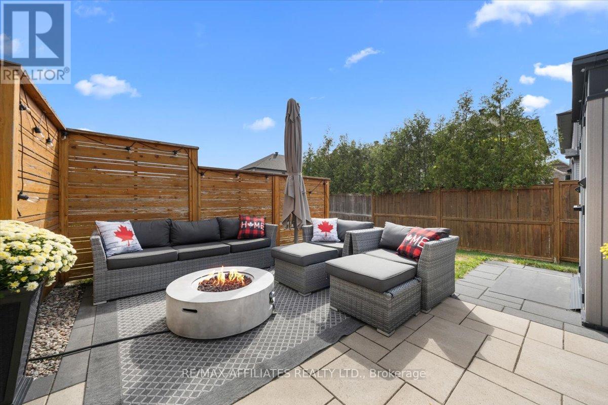 Photo 39 of 511 Earnscliffe Grove, Ottawa ON