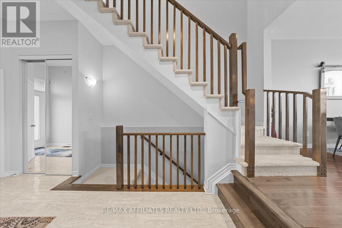 Photo 7 of 511 Earnscliffe Grove, Ottawa ON