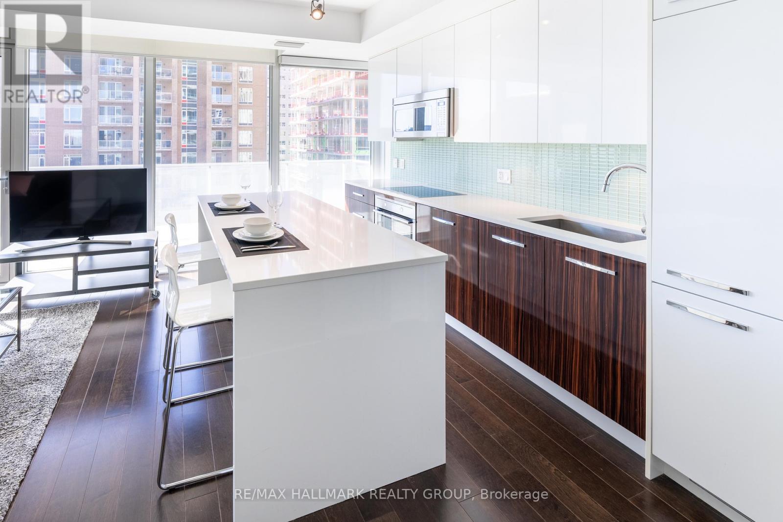 Photo 11 of 502 111 Champagne Avenue, Ottawa ON