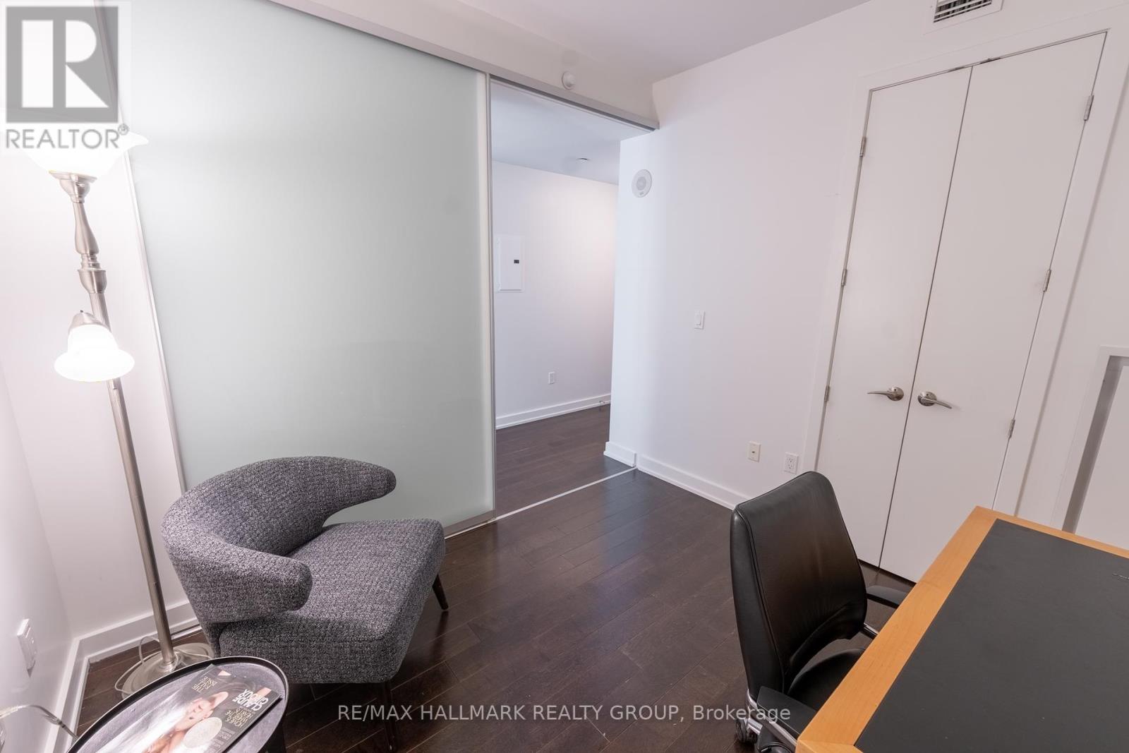 Photo 8 of 502 111 Champagne Avenue, Ottawa ON