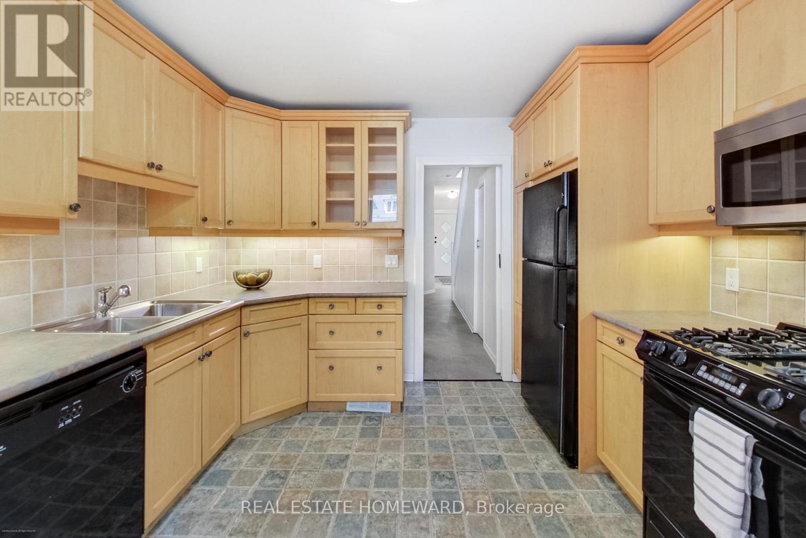Photo 12 of 111 Parkmount Road, Toronto ON