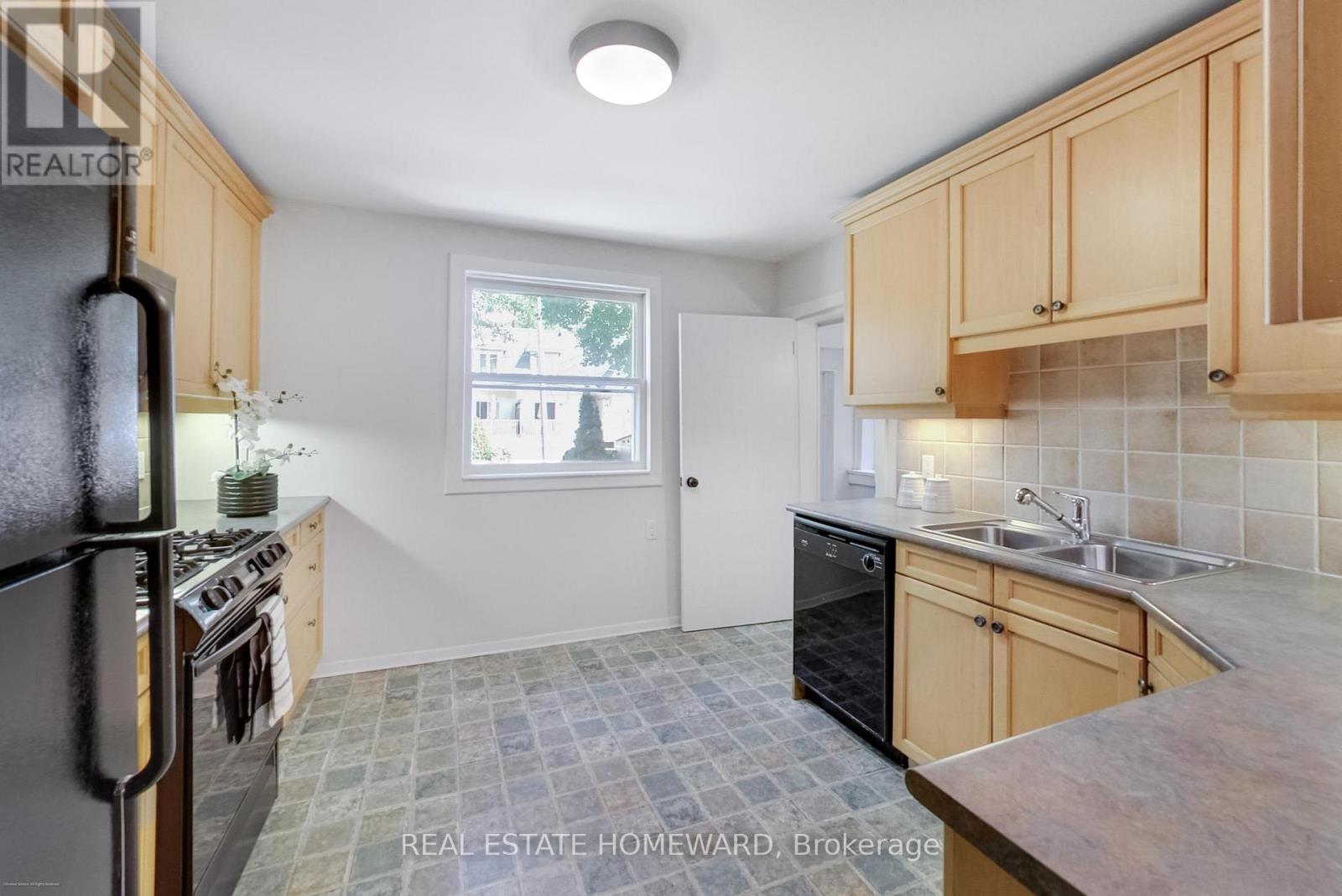 Photo 16 of 111 Parkmount Road, Toronto ON