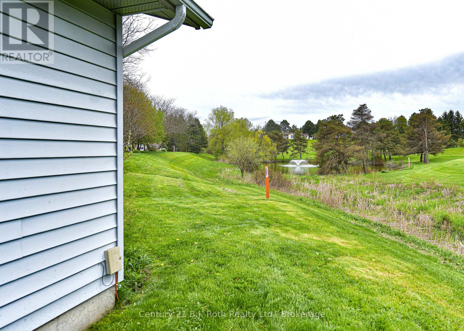 Photo 10 of 56 Tecumseth Pines Drive, New Tecumseth ON