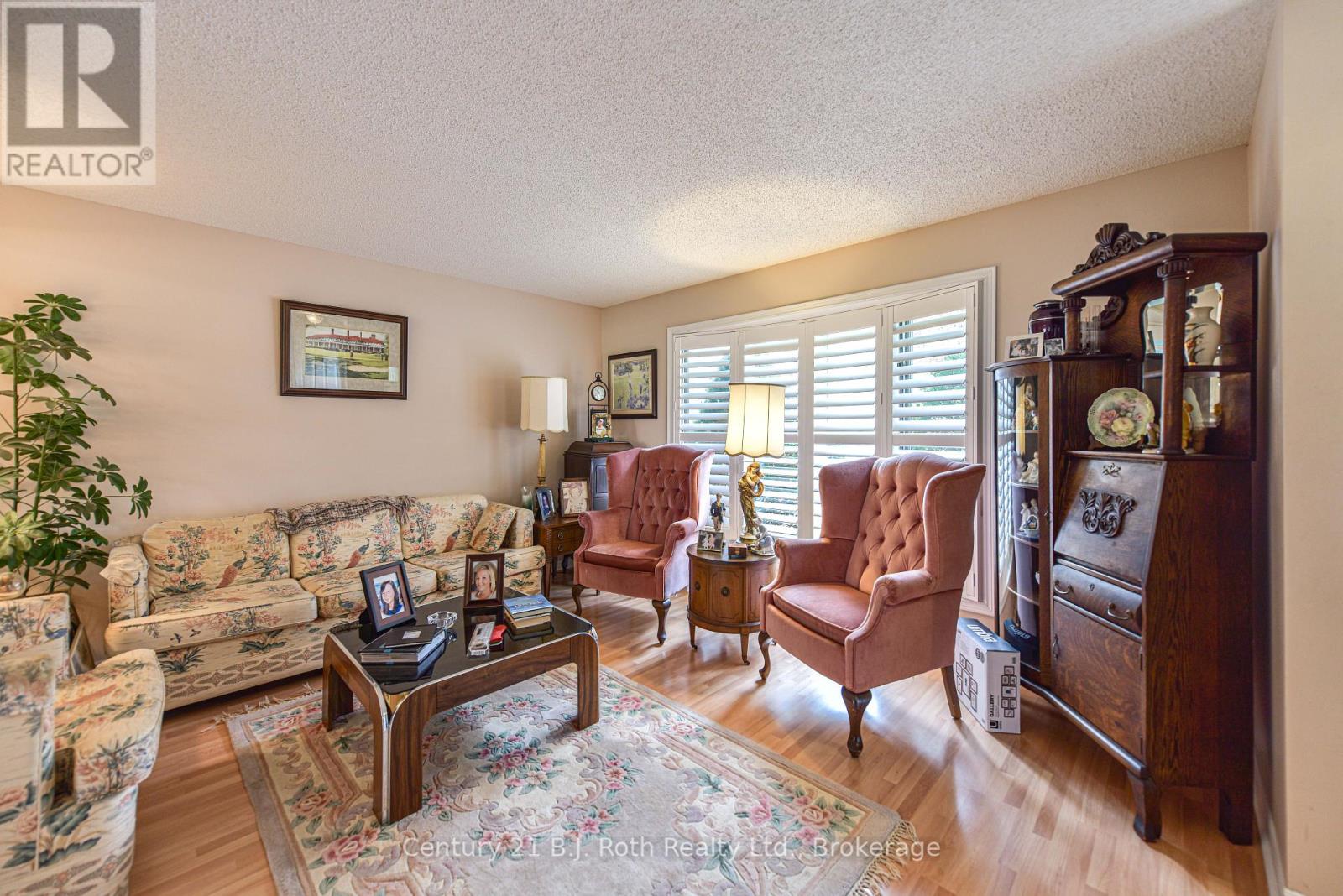 Photo 13 of 56 Tecumseth Pines Drive, New Tecumseth ON