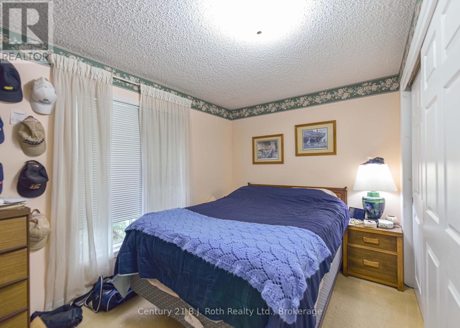 Photo 24 of 56 Tecumseth Pines Drive, New Tecumseth ON