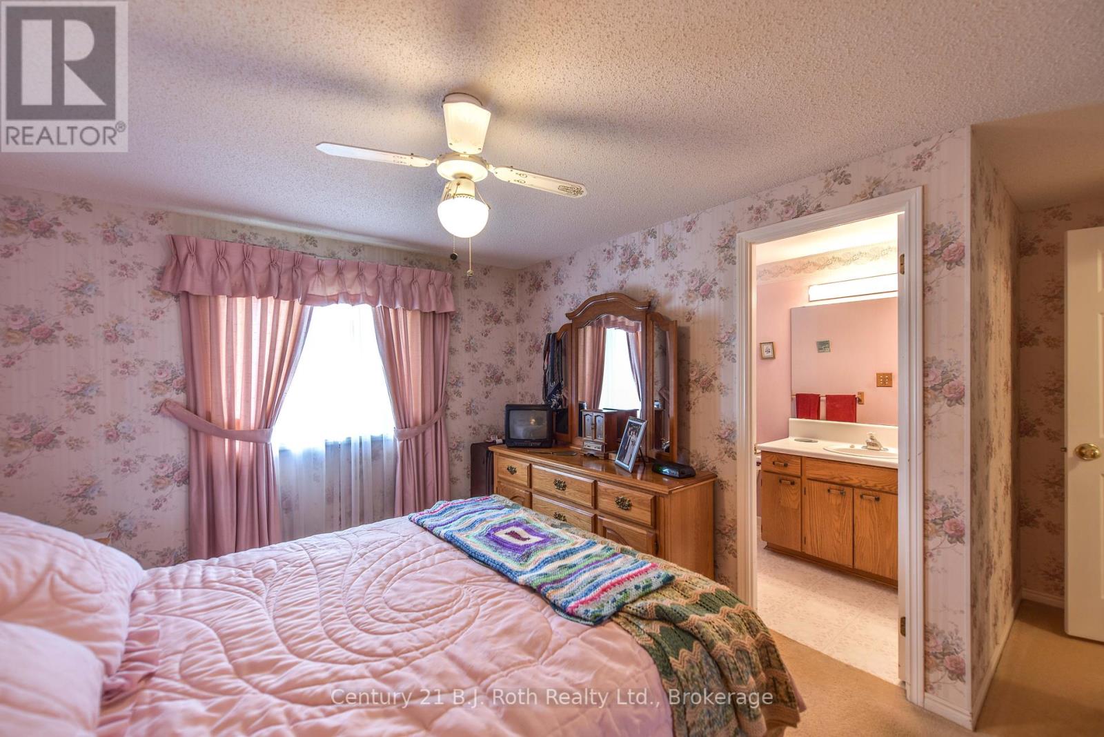 Photo 29 of 56 Tecumseth Pines Drive, New Tecumseth ON