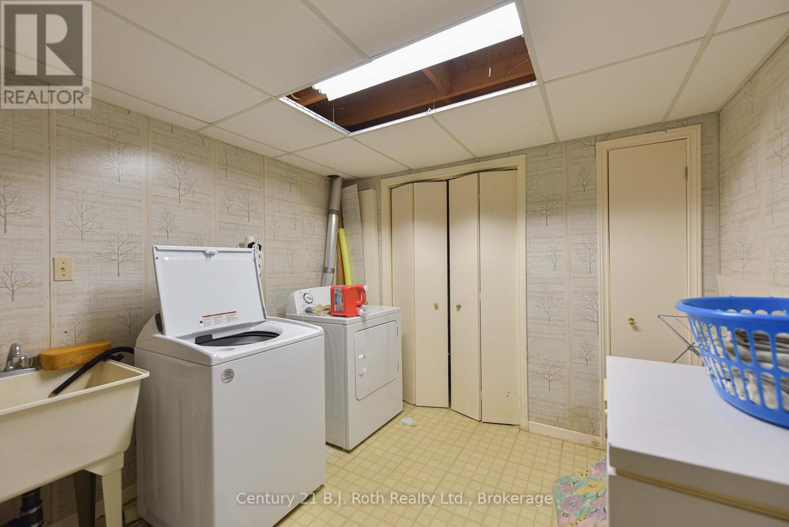 Photo 33 of 56 Tecumseth Pines Drive, New Tecumseth ON