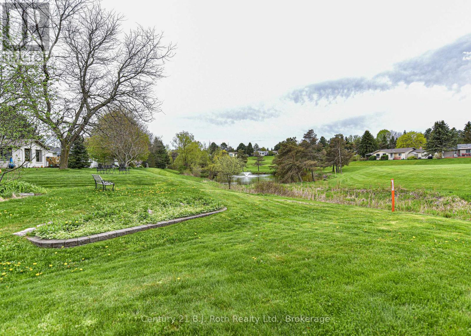 Photo 6 of 56 Tecumseth Pines Drive, New Tecumseth ON