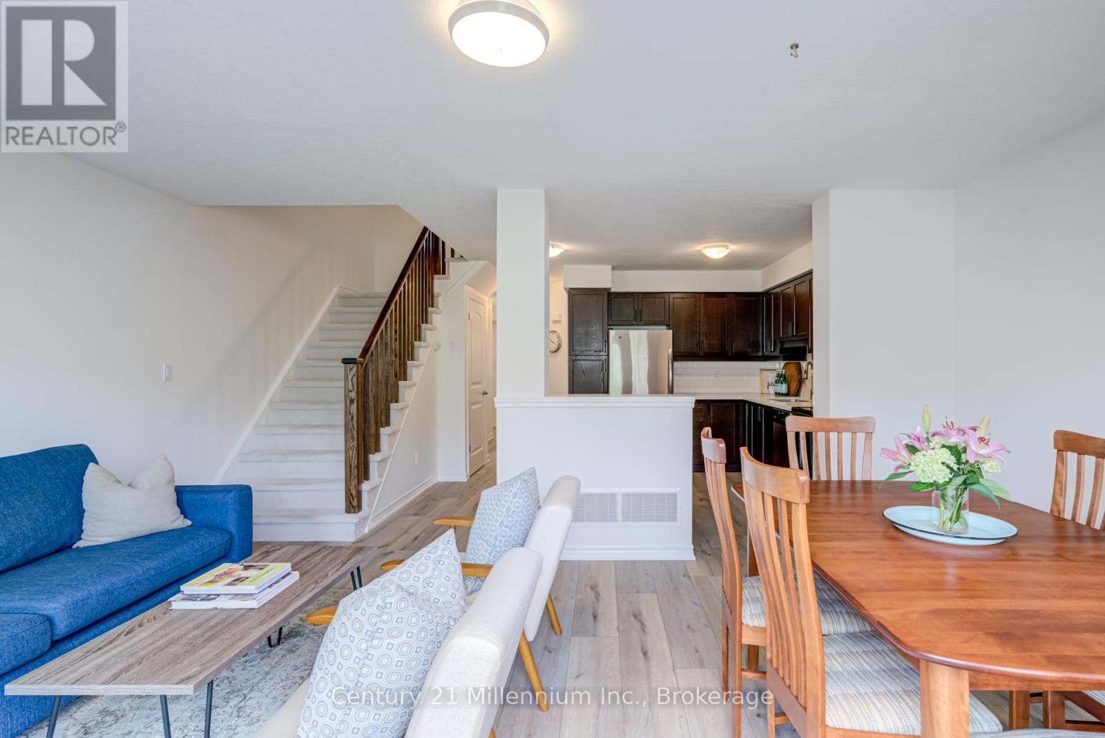 Photo 10 of 37 Silver Glen Boulevard, Collingwood ON