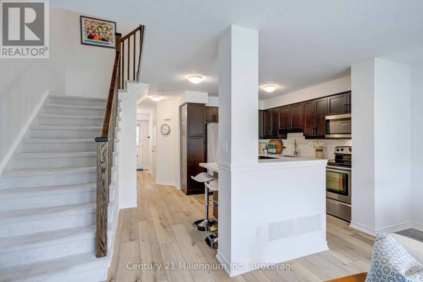 Photo 13 of 37 Silver Glen Boulevard, Collingwood ON