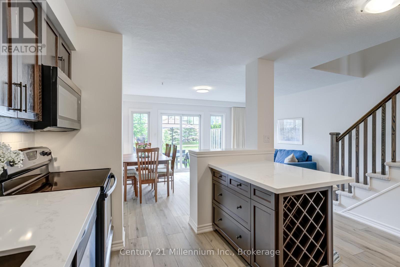 Photo 14 of 37 Silver Glen Boulevard, Collingwood ON