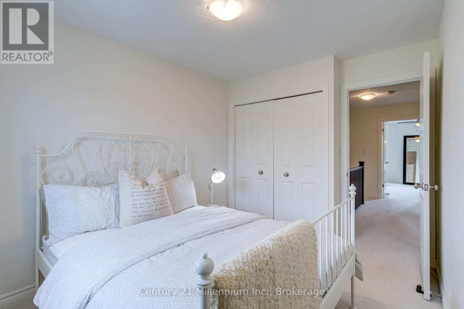 Photo 18 of 37 Silver Glen Boulevard, Collingwood ON