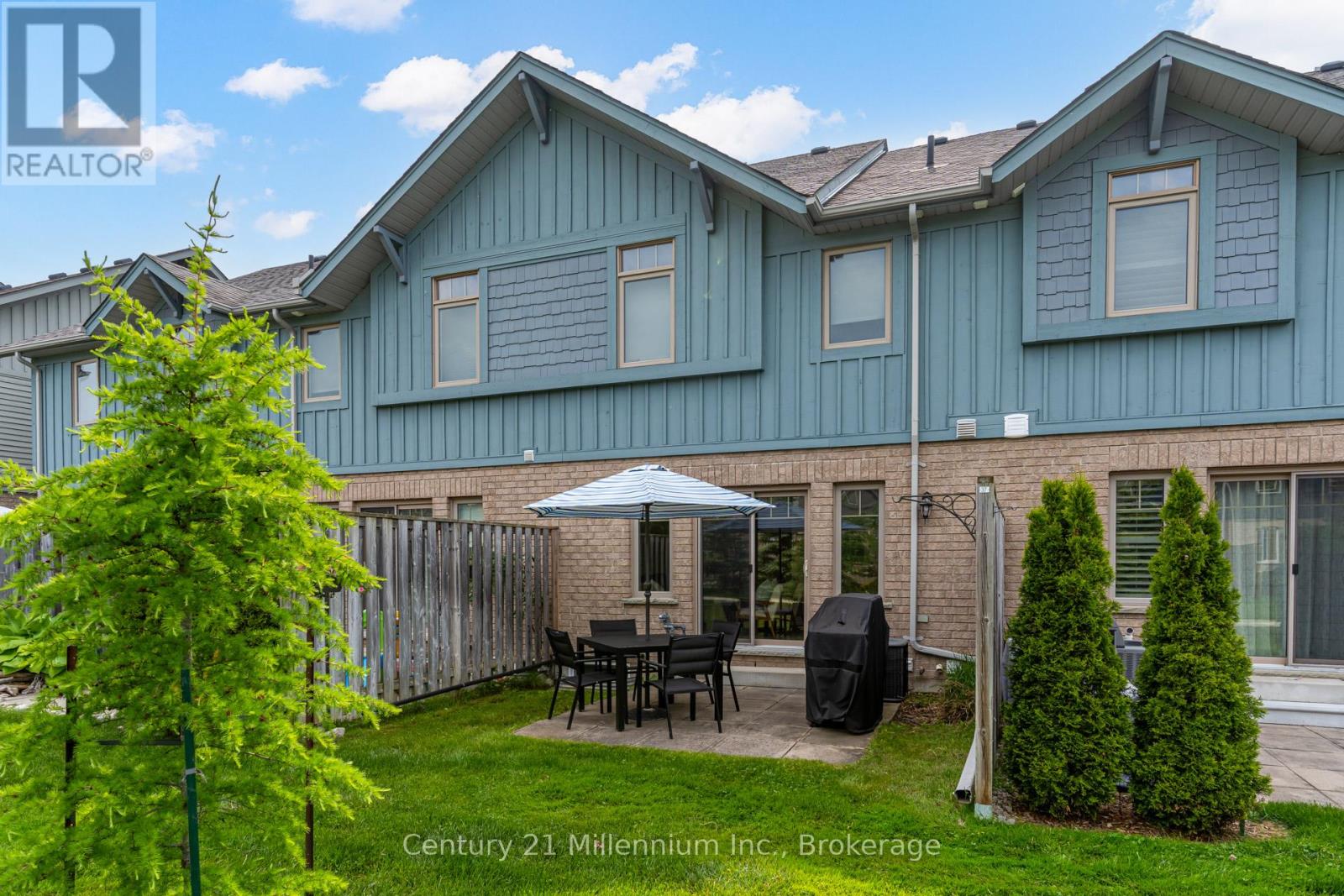 Photo 30 of 37 Silver Glen Boulevard, Collingwood ON