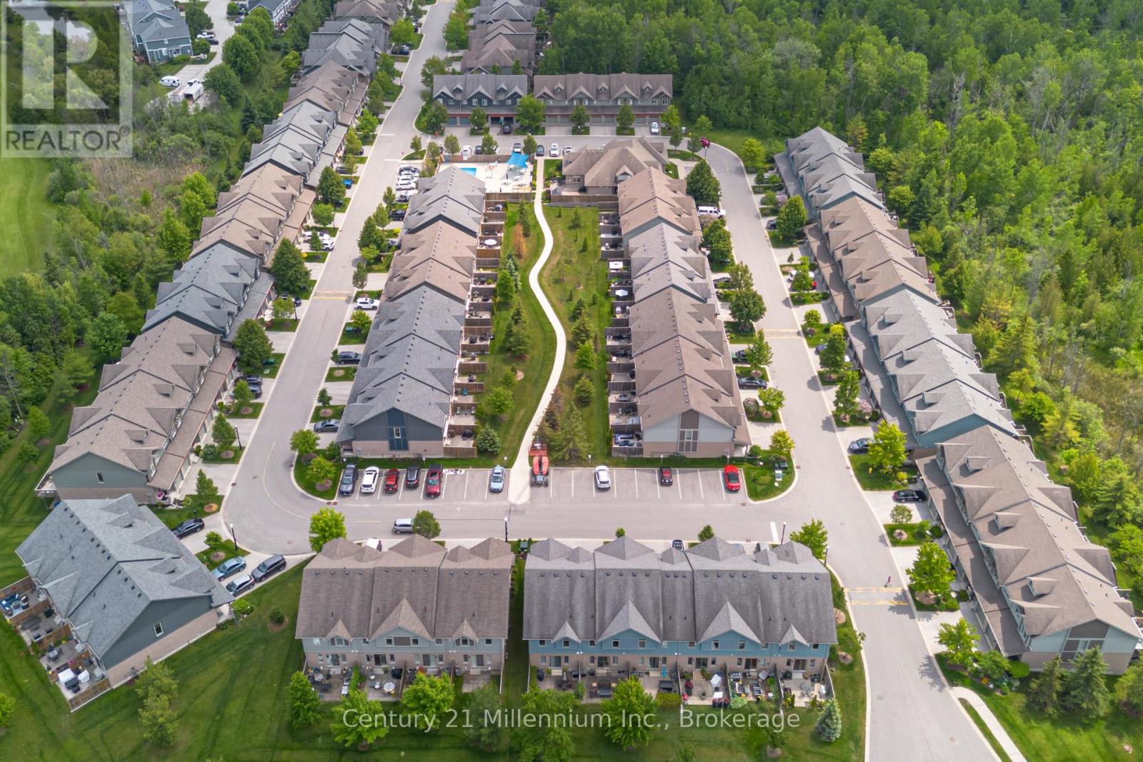 Photo 35 of 37 Silver Glen Boulevard, Collingwood ON