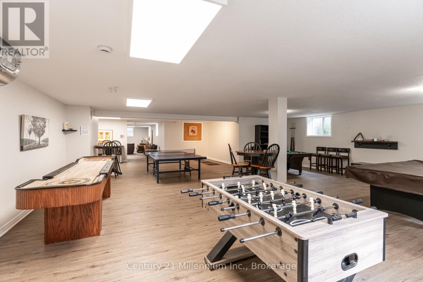 Photo 36 of 37 Silver Glen Boulevard, Collingwood ON
