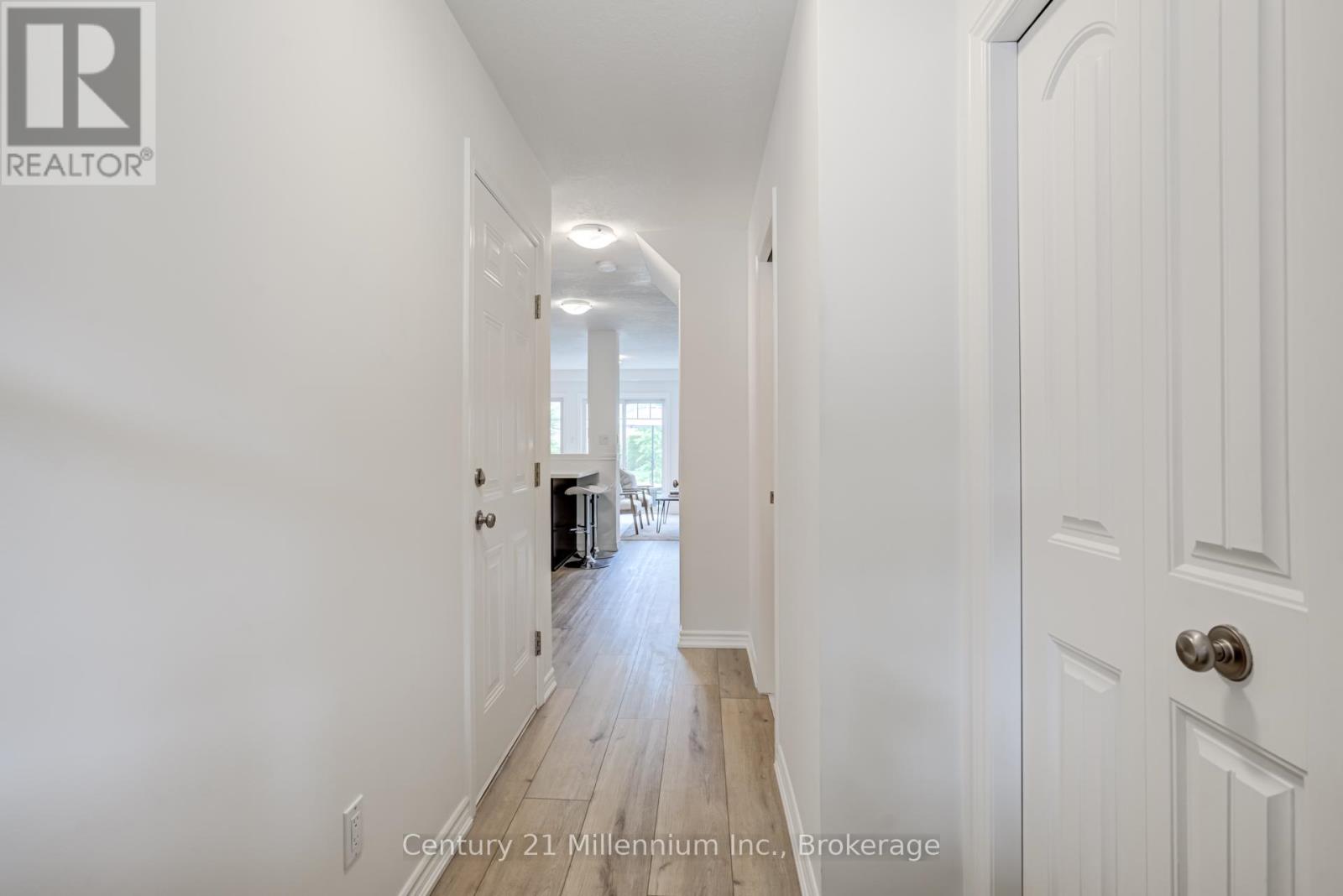Photo 4 of 37 Silver Glen Boulevard, Collingwood ON