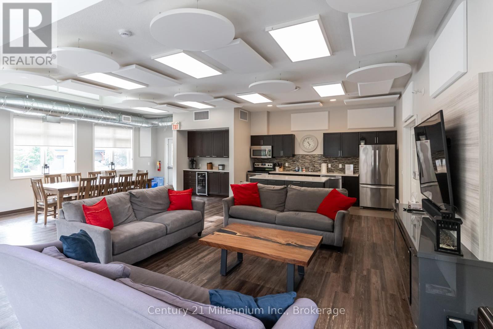 Photo 41 of 37 Silver Glen Boulevard, Collingwood ON