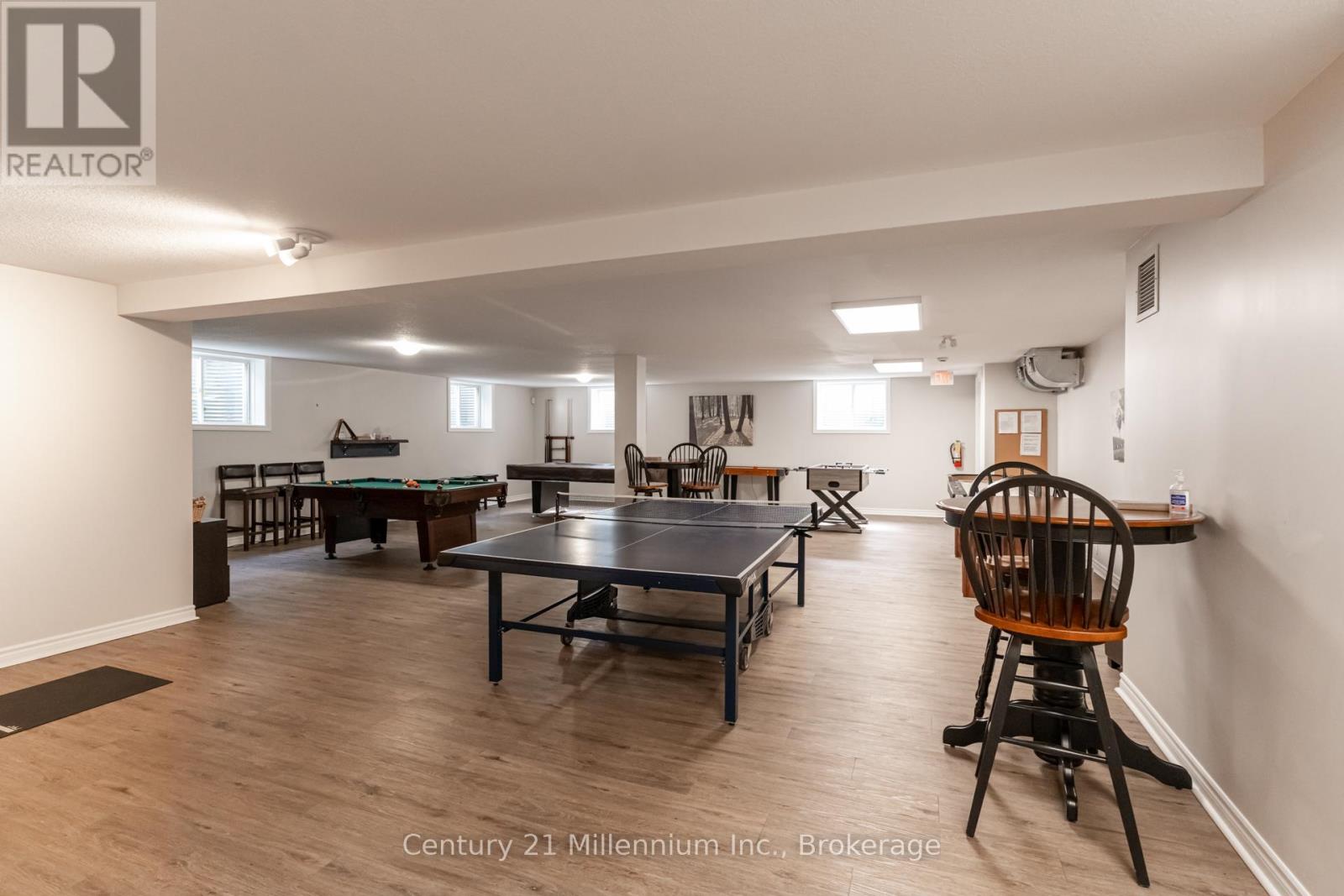 Photo 42 of 37 Silver Glen Boulevard, Collingwood ON