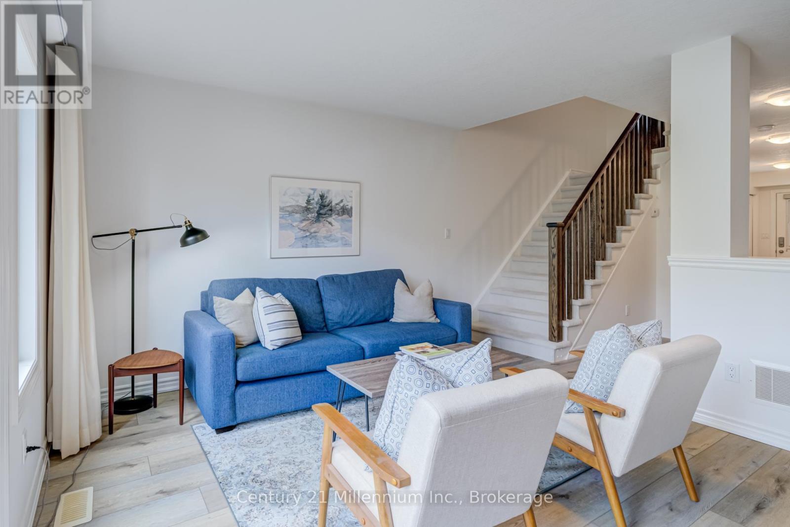 Photo 6 of 37 Silver Glen Boulevard, Collingwood ON
