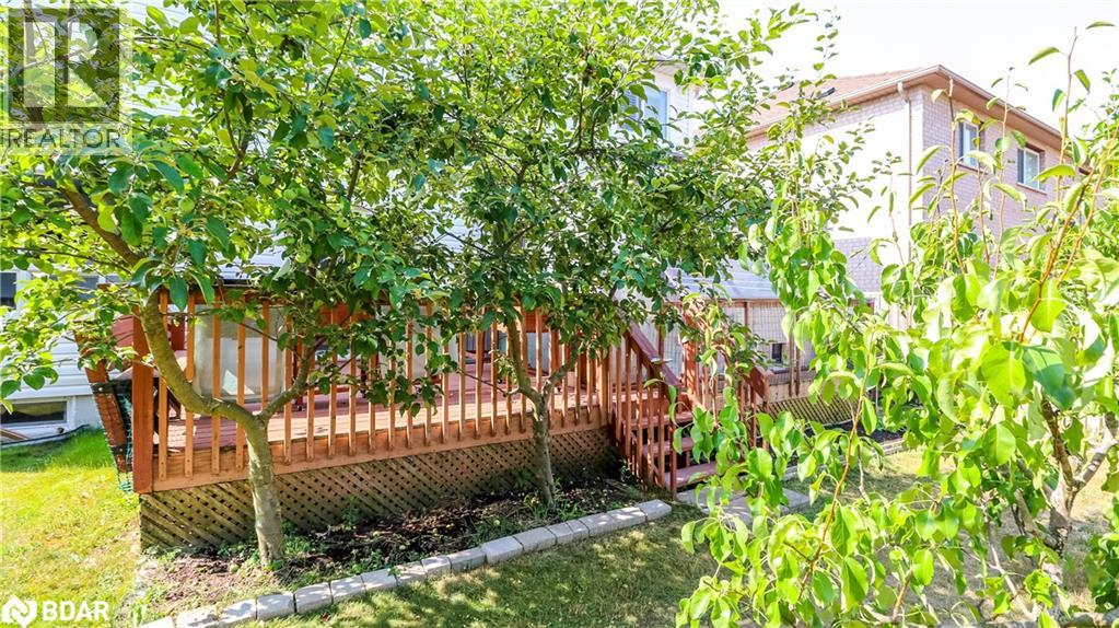Photo 41 of 14 Gold Park Gate, Essa ON