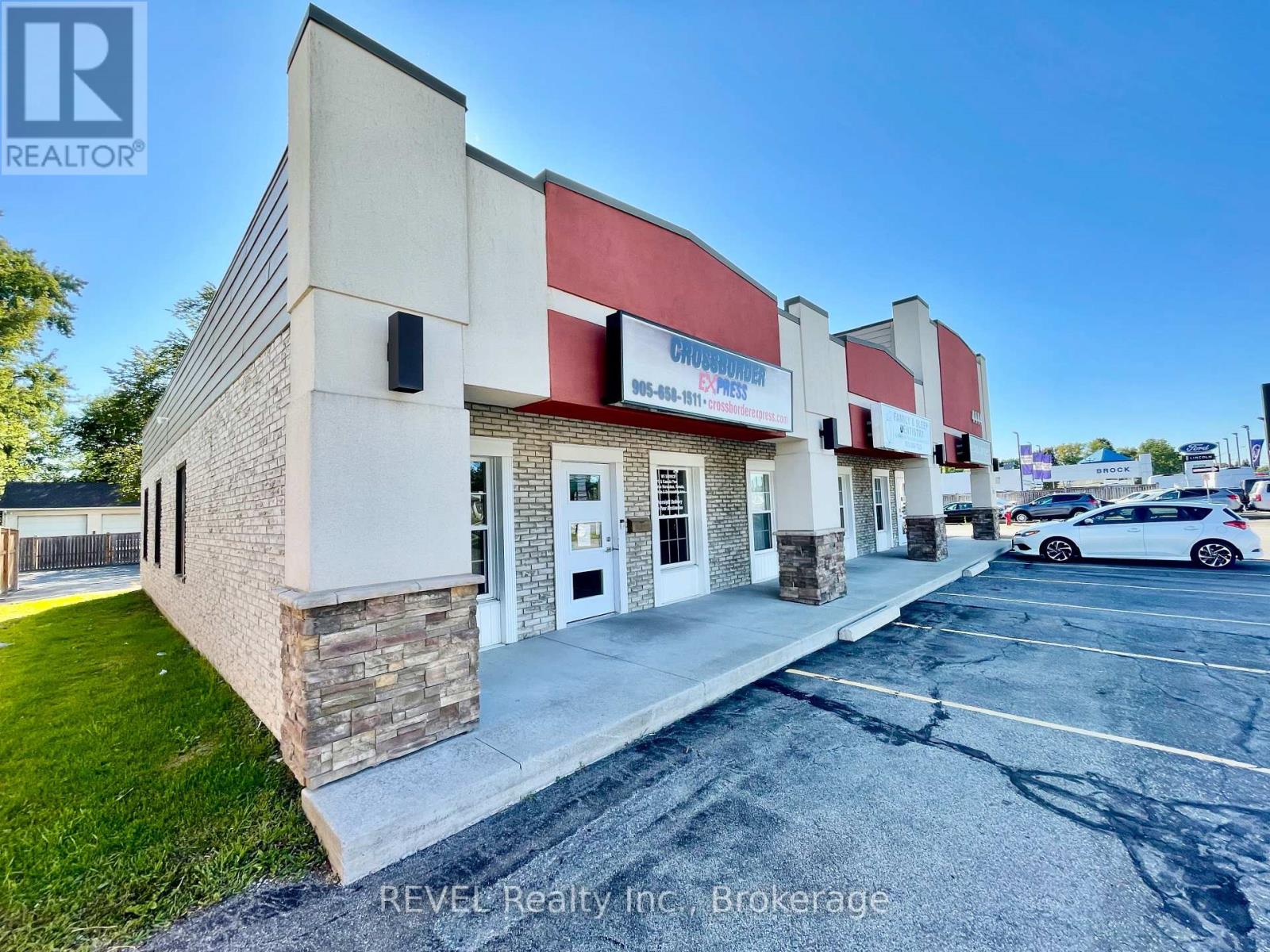 Photo 4 of A 4444 Drummond Road, Niagara Falls ON
