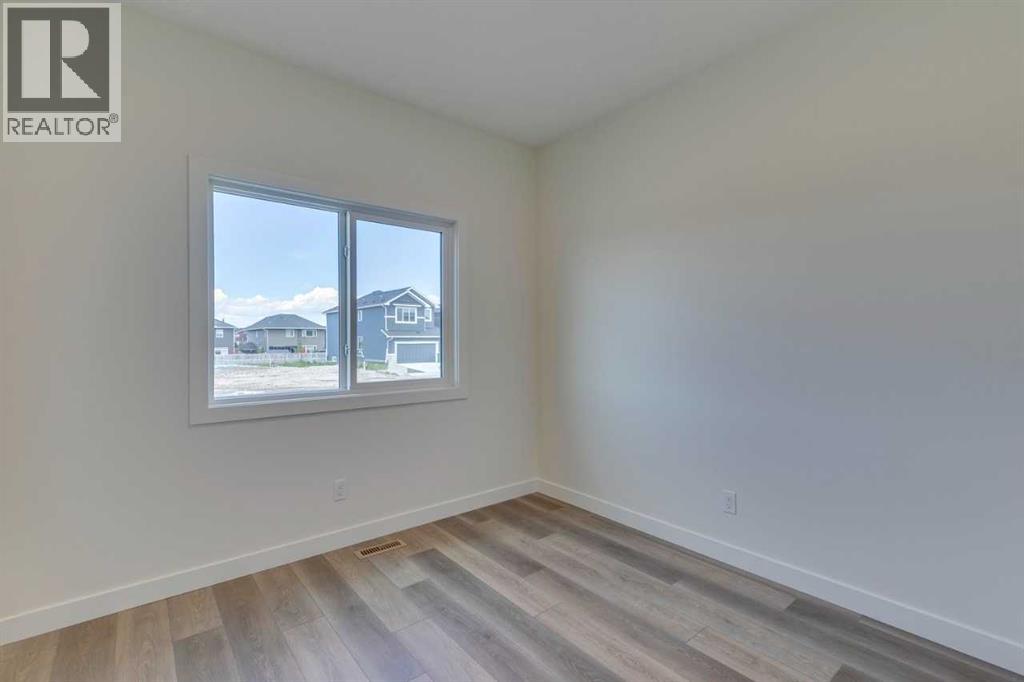 Photo 4 of 764 Langley Terrace Se, Airdrie AB