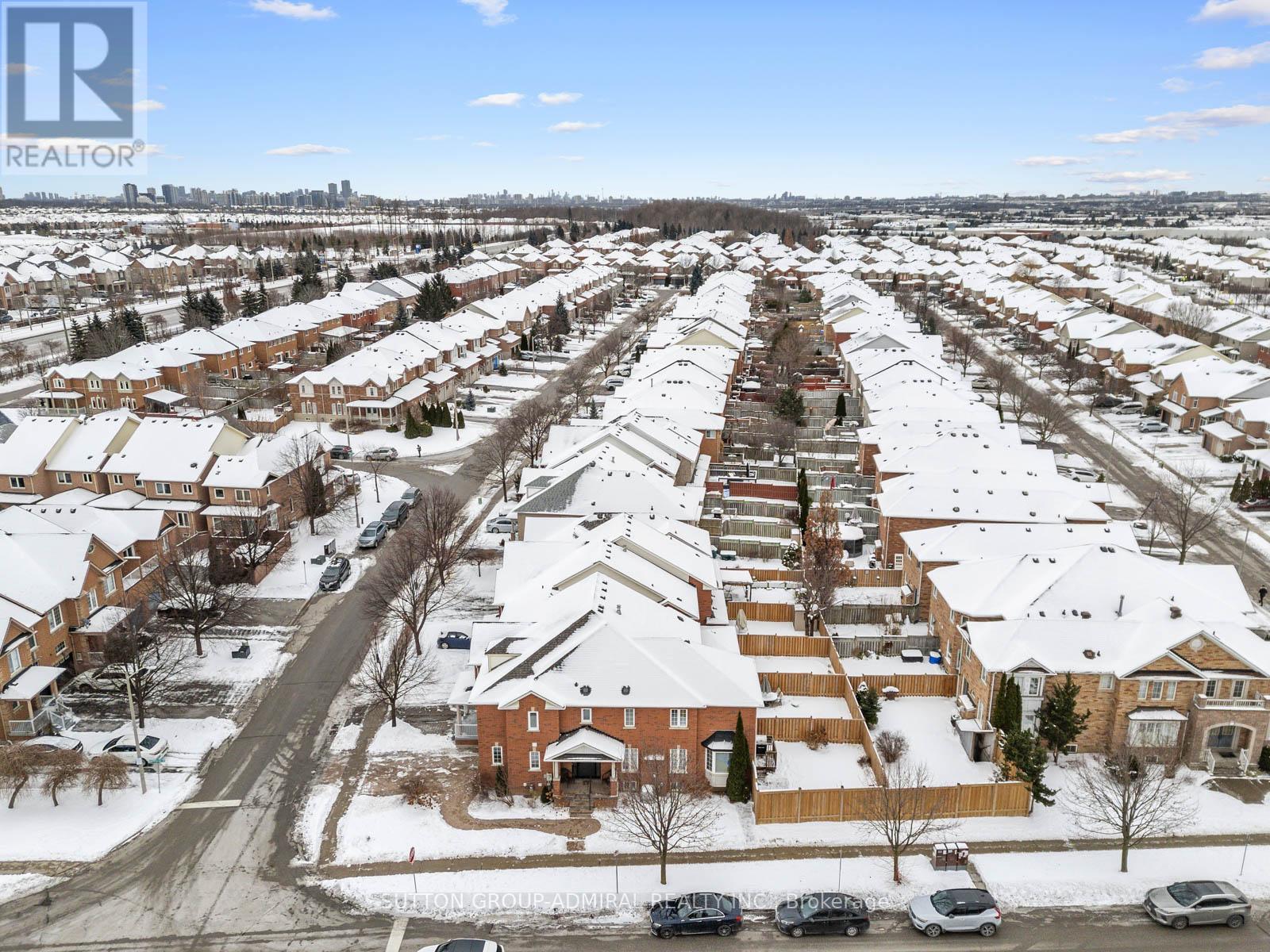 Photo 37 of 2 Marathon Avenue, Vaughan ON