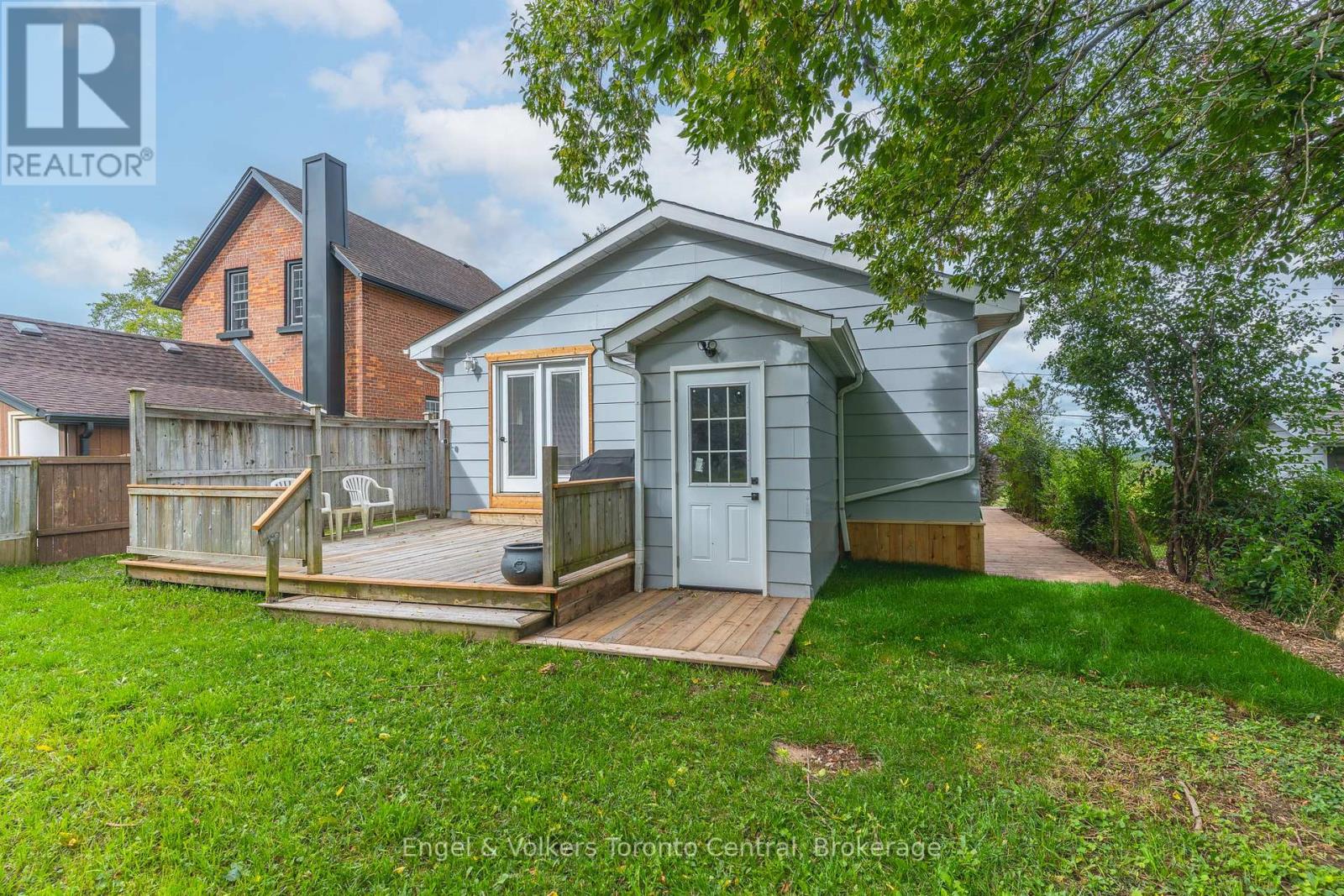 Photo 21 of 873 9th Avenue E, Owen Sound ON