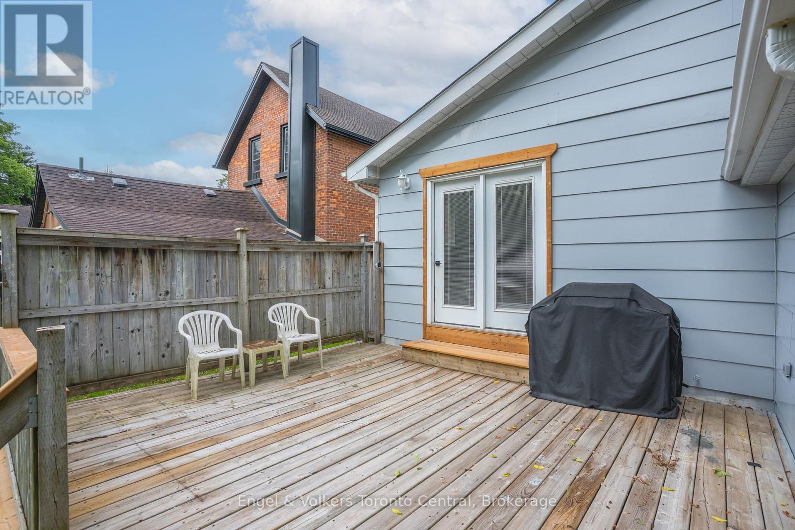 Photo 22 of 873 9th Avenue E, Owen Sound ON